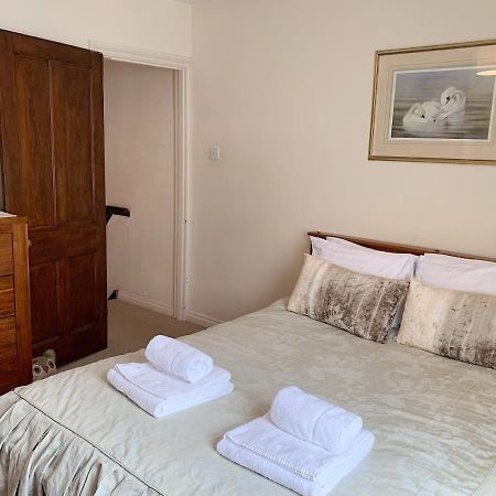 Cosy Central Windsor House Sleeps 4 外观 照片